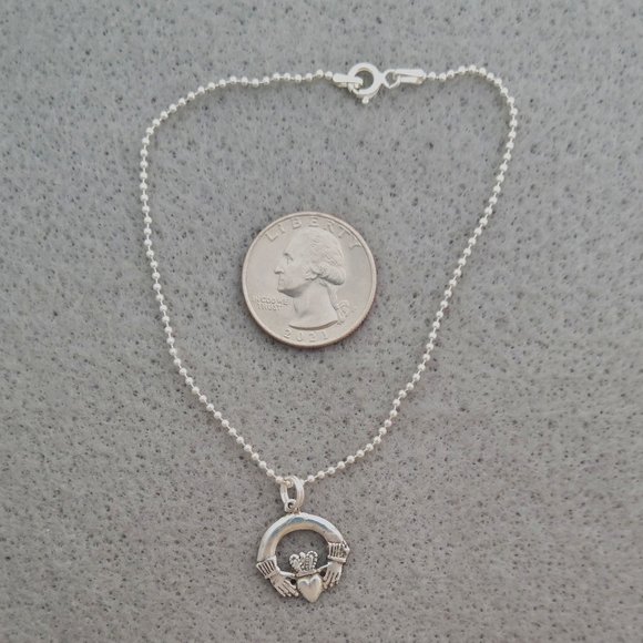 Anklet 925 Sterling Silver Chain and Claddagh Irish Charm - Picture 1 of 1